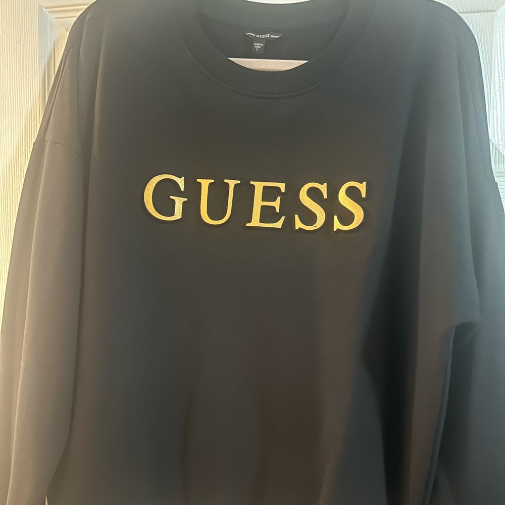 GUESS Men's Black and Gold Crewneck Sweater